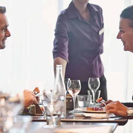 노보텔 푸르판 에로포트 호텔