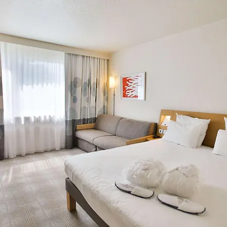 노보텔 푸르판 에로포트 4* 툴루즈