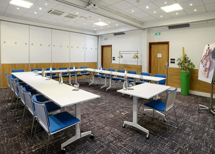 ノボテル ピュルパン アエロポール 4* トゥールーズ